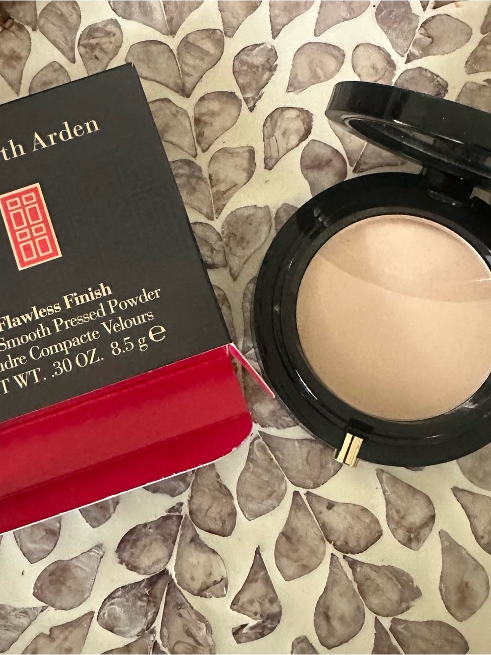 NEW Sealed Elizabeth Arden Flawless Finish Ultra Smooth Pressed Powder Medium 03
